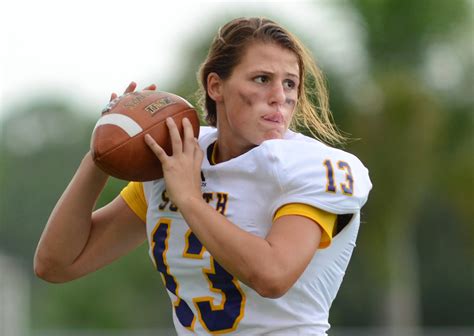 female playing football|do women play american football.